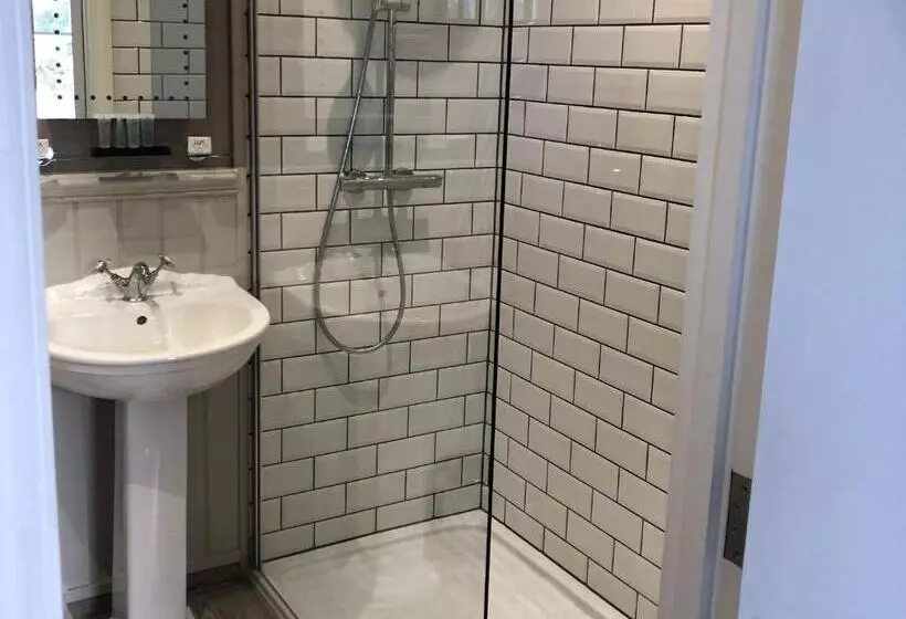 Hotelli The Cornubia Inn