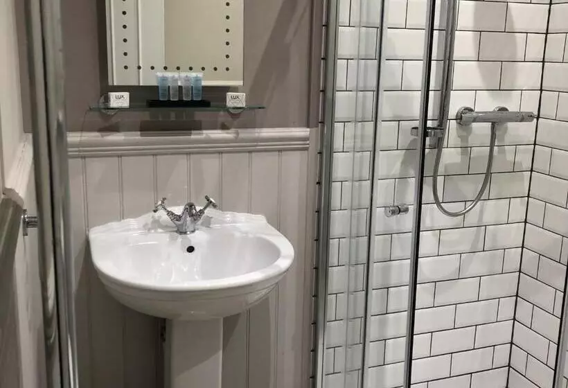 Hotelli The Cornubia Inn