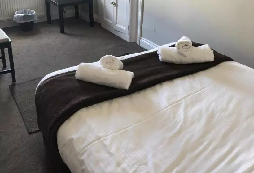 Hotelli The Cornubia Inn