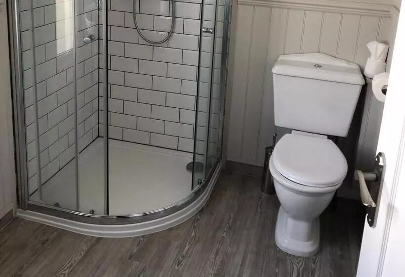 Hotelli The Cornubia Inn