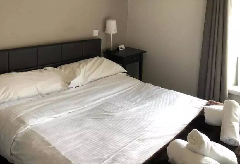 Hotelli The Cornubia Inn