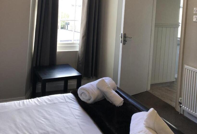 בית מלון כפרי The Cornubia Inn