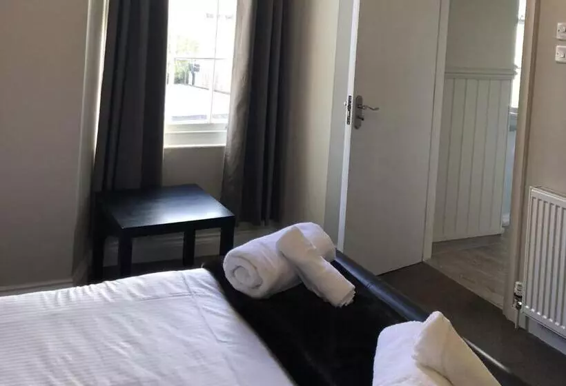 Hotelli The Cornubia Inn