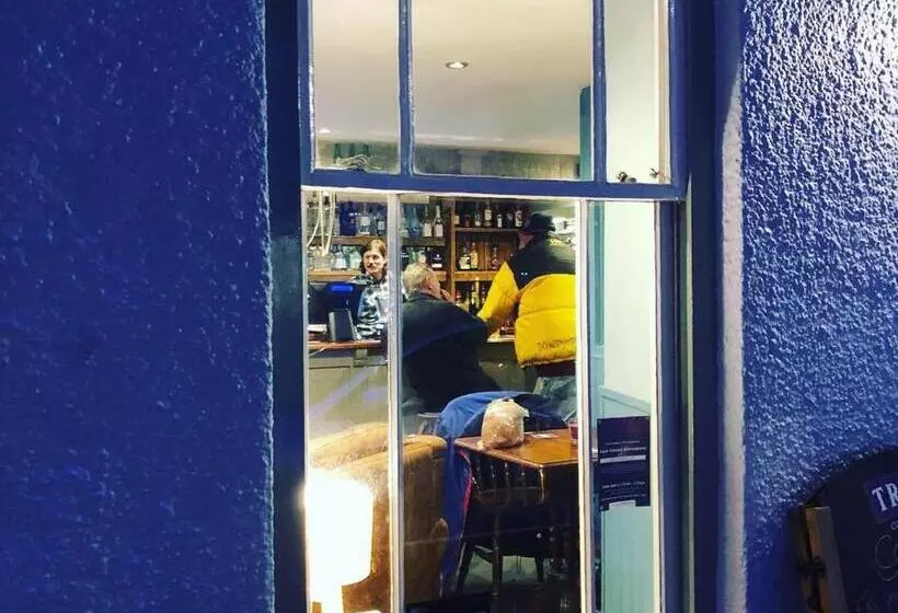 Hotelli The Cornubia Inn