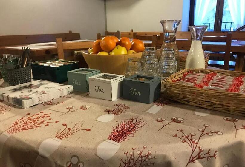 ユースホステル Rifugio Escursionistico La Ruà