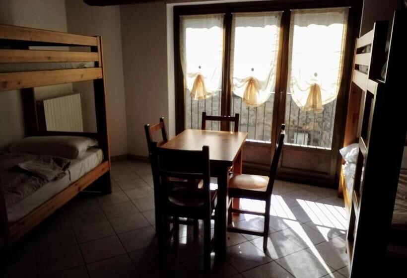 ユースホステル Rifugio Escursionistico La Ruà