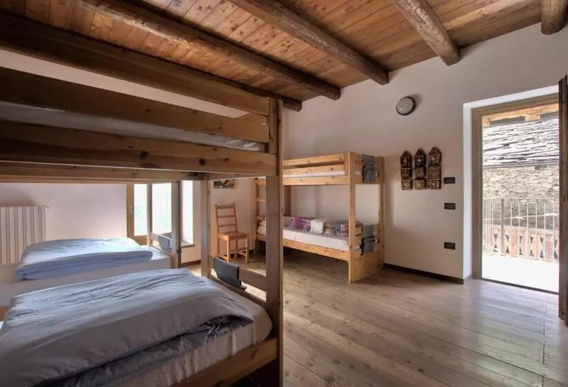 ユースホステル Rifugio Escursionistico La Ruà