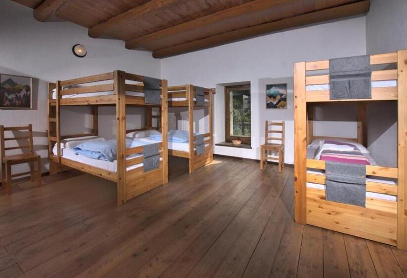 ユースホステル Rifugio Escursionistico La Ruà