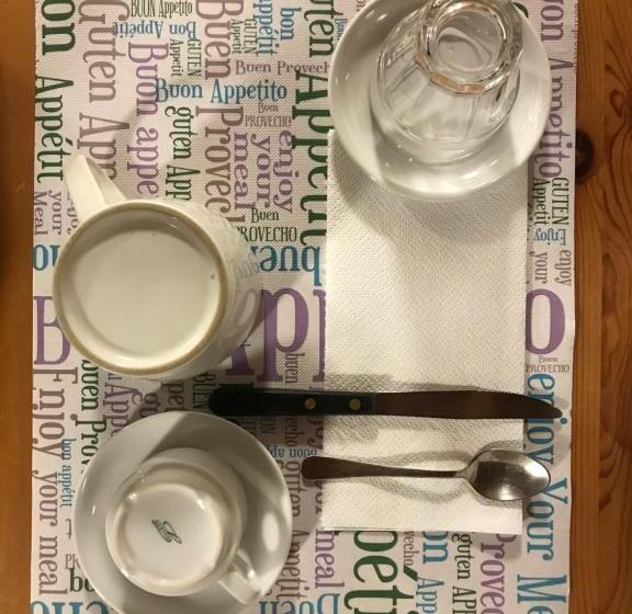 ユースホステル Rifugio Escursionistico La Ruà