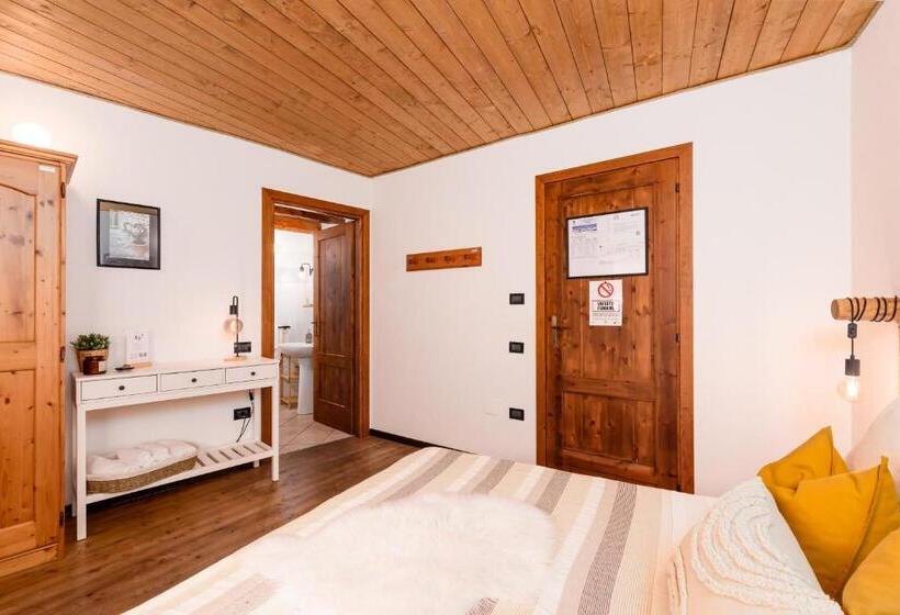 ユースホステル Rifugio Escursionistico La Ruà