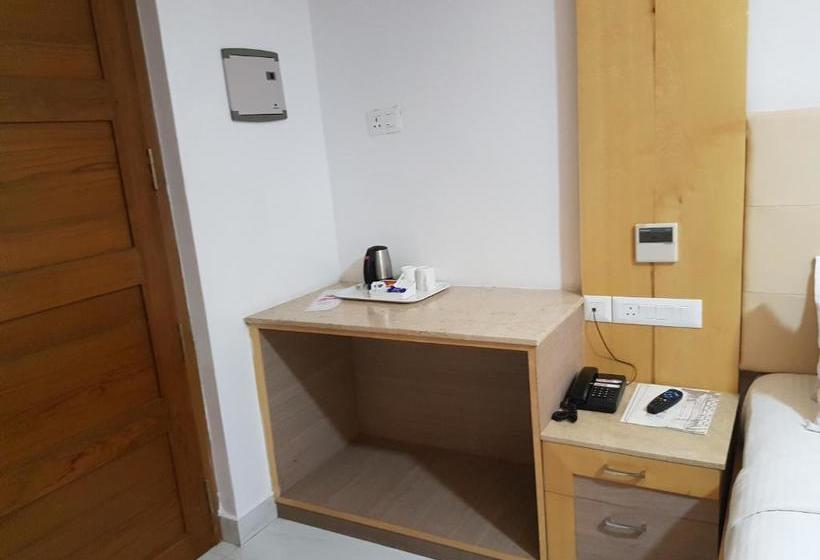 ホテル Mahis Gateway