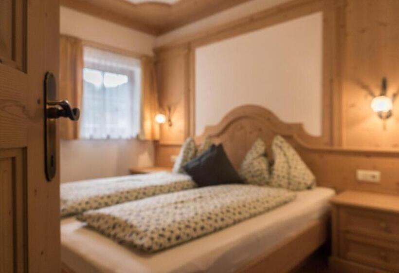 住宿加早餐  Apartments Ciastel