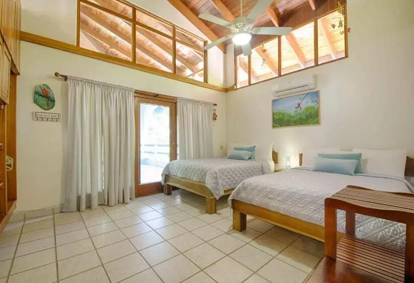 Casa Sueca Hotel   At The Beach