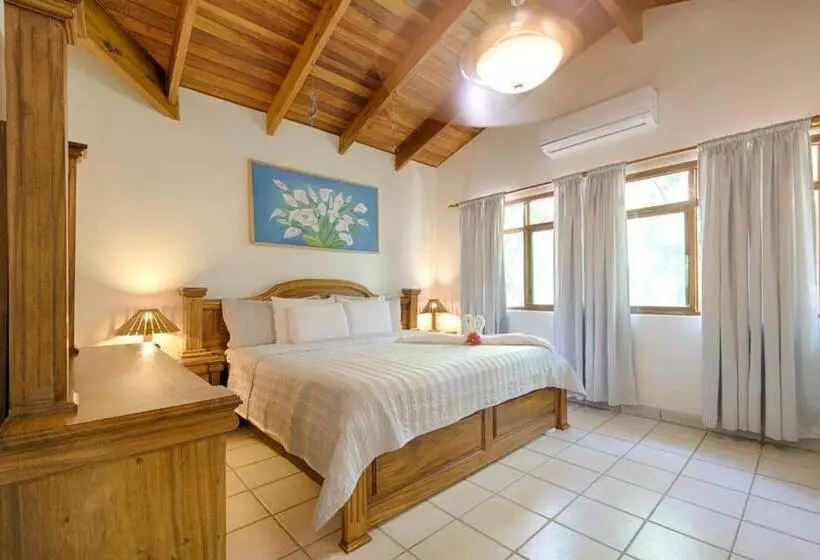 Casa Sueca Hotel   At The Beach