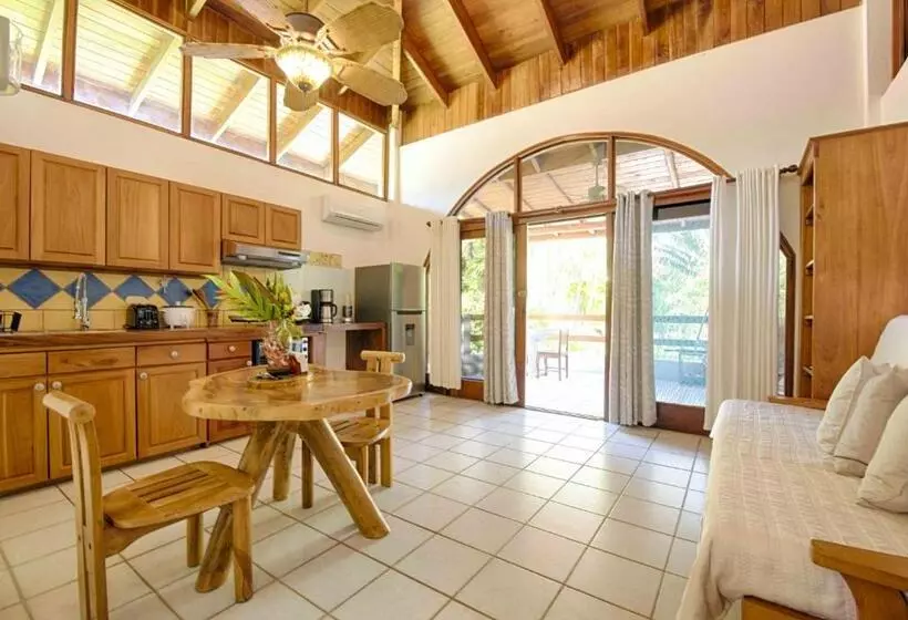 Casa Sueca Hotel   At The Beach