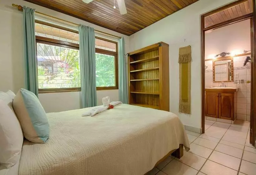 Casa Sueca Hotel   At The Beach