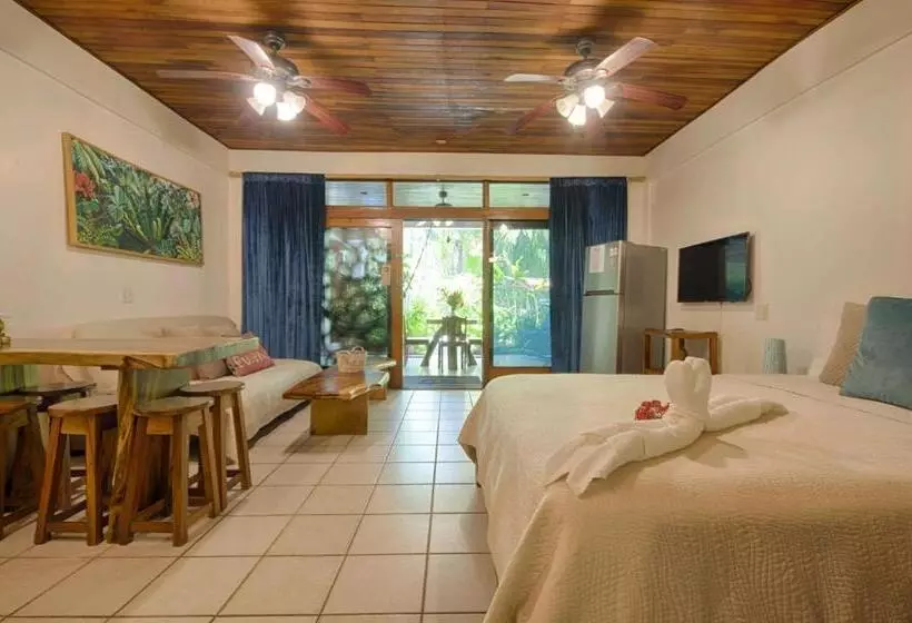 Casa Sueca Hotel   At The Beach