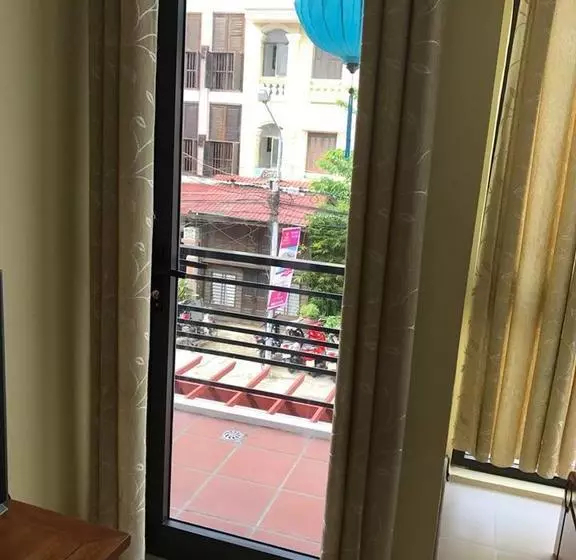 Hoa Binh Hostel