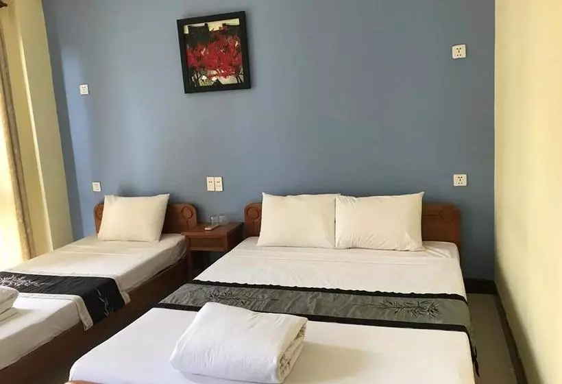 Hoa Binh Hostel
