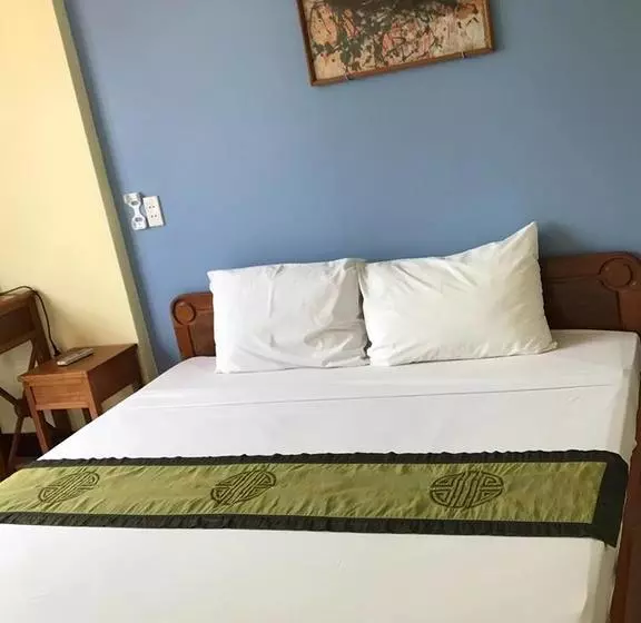 Hoa Binh Hostel