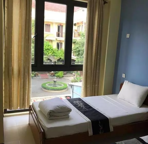 Hoa Binh Hostel