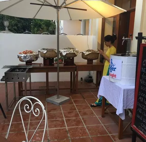 Hoa Binh Hostel