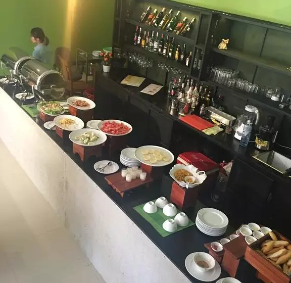 Hoa Binh Hostel