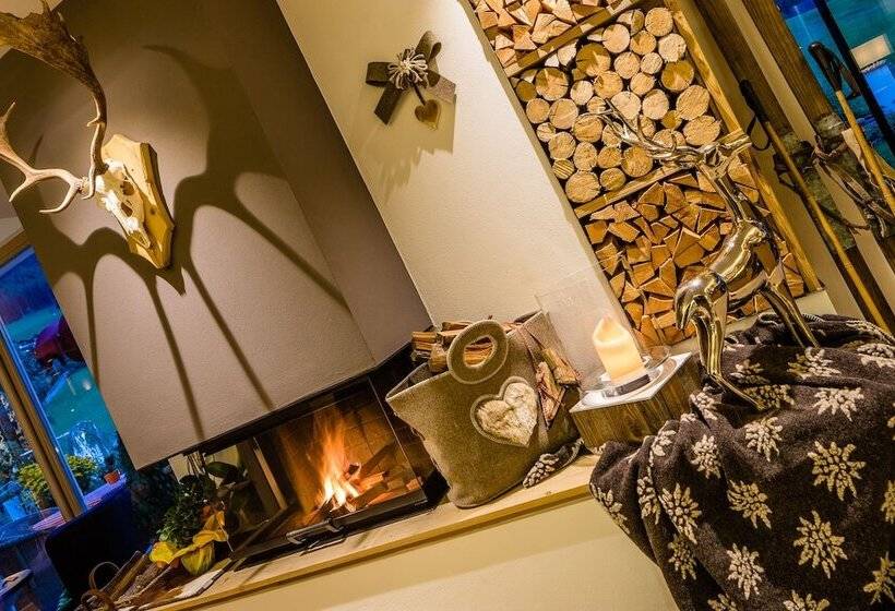 酒店 Alpin Boutique Villa Gabriela   Adults Only