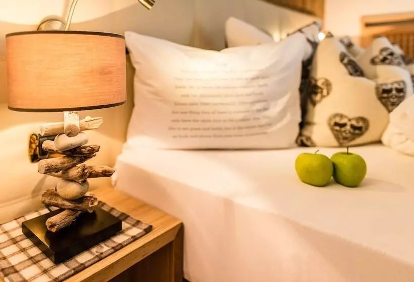 هتل Alpin Boutique Villa Gabriela   Adults Only