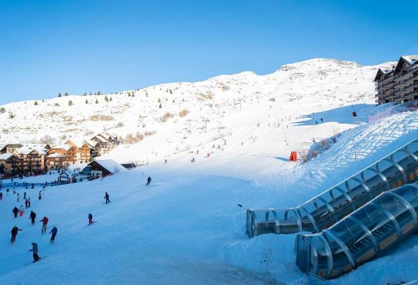 هتل Hôtel Club Les Carrettes