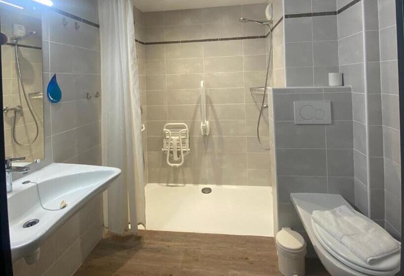 هتل Hôtel Club Les Carrettes