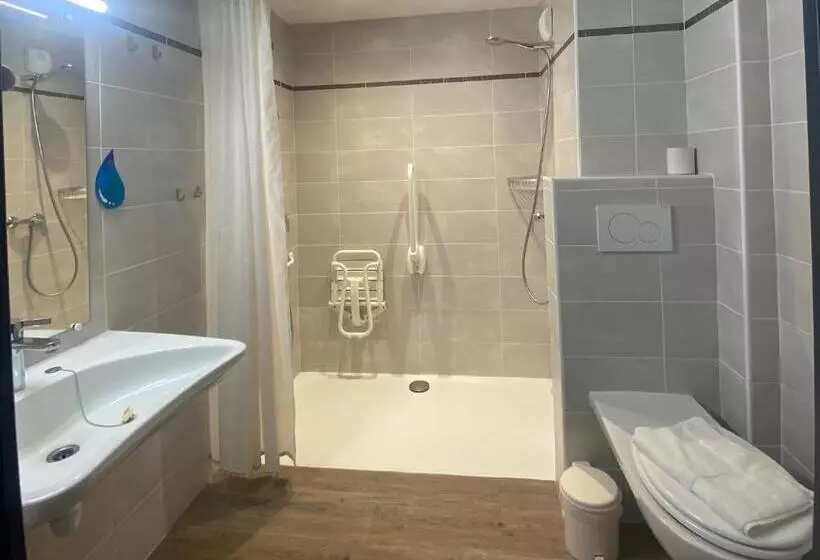 هتل Hôtel Club Les Carrettes