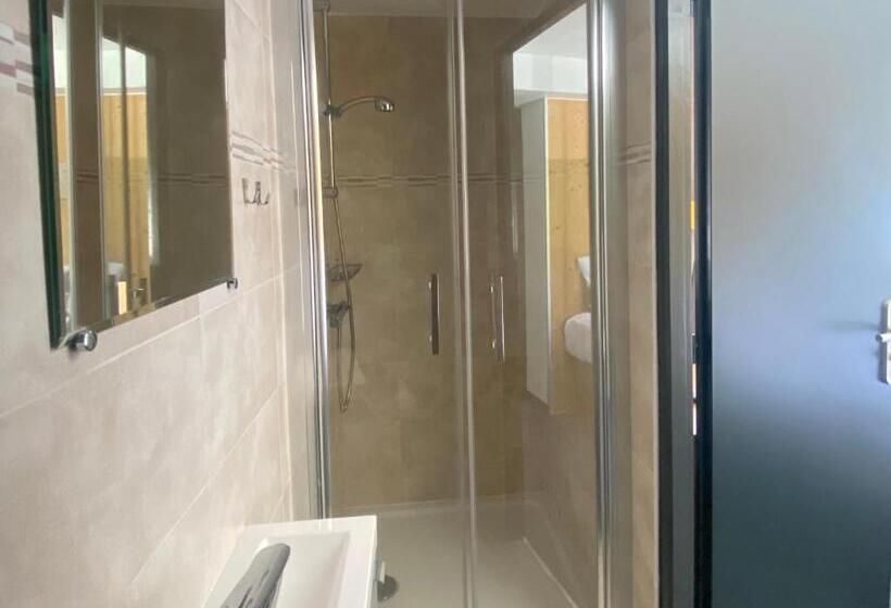 هتل Hôtel Club Les Carrettes