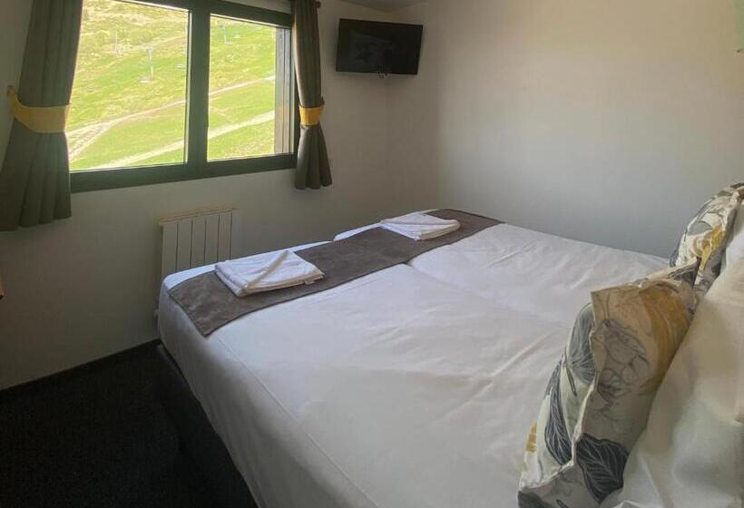 هتل Hôtel Club Les Carrettes