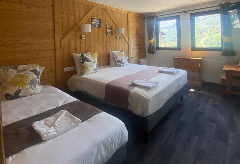 هتل Hôtel Club Les Carrettes