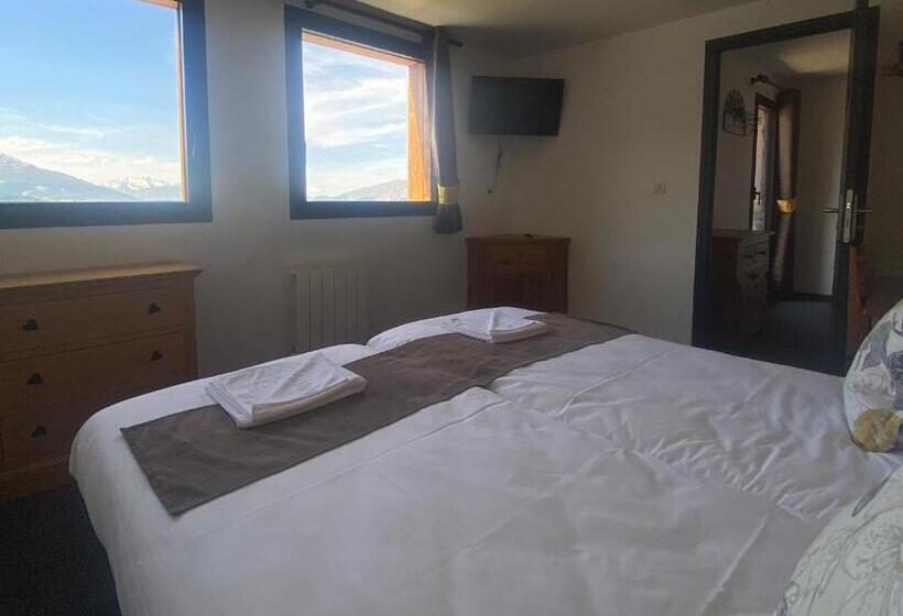 هتل Hôtel Club Les Carrettes