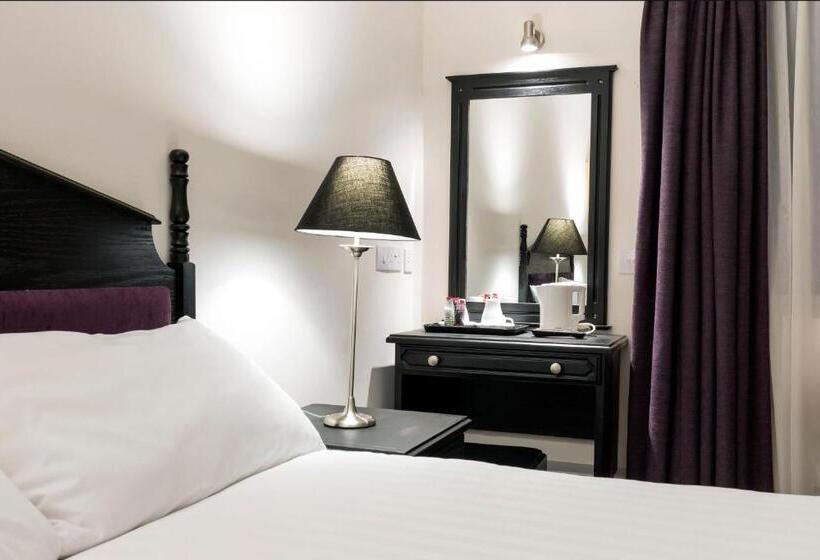 בית מלון כפרי Ivy Tower