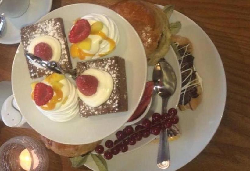 בית מלון כפרי King Alfred