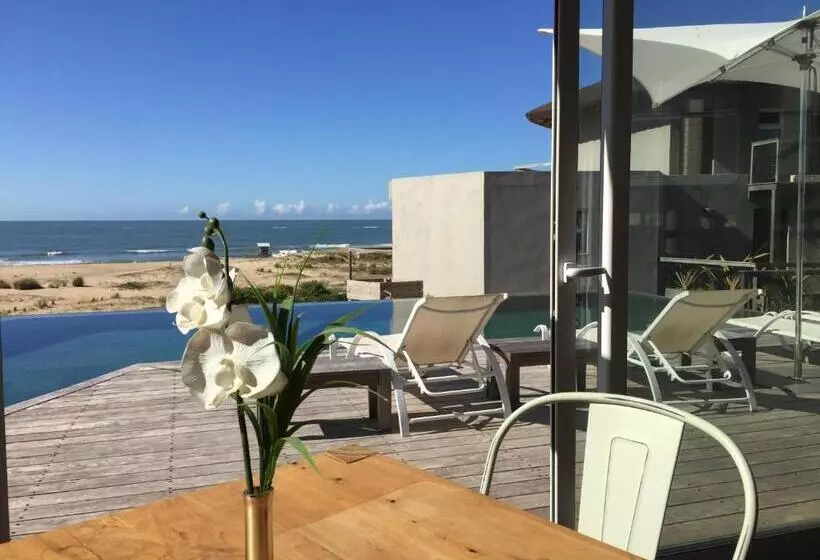 Maradentro Apart Hotel & Suites