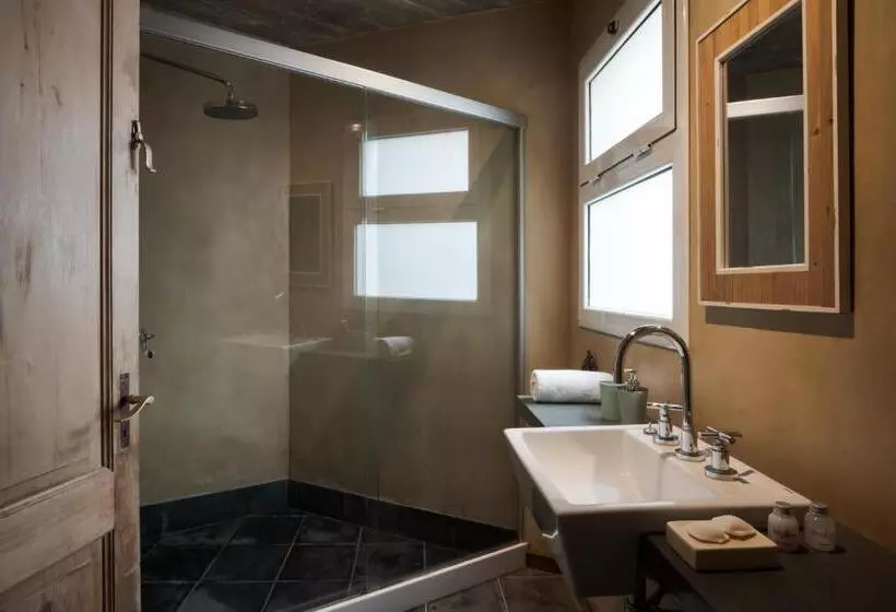 Maradentro Apart Hotel & Suites