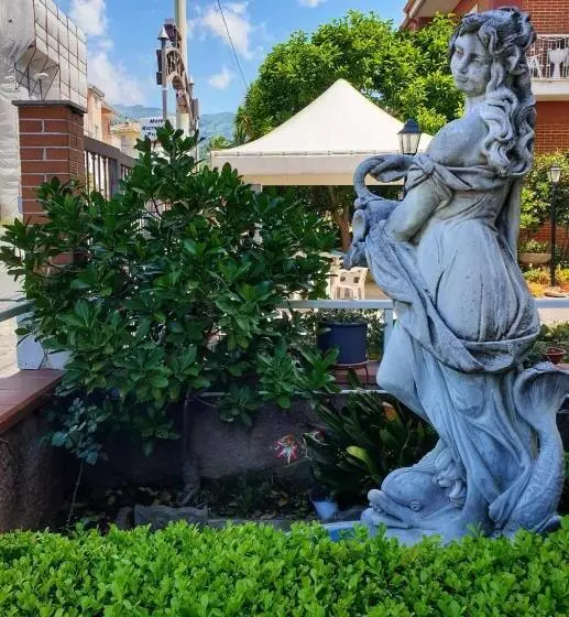 هتل Ristorante L'avvenire