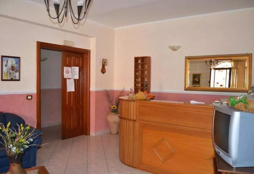 هتل Ristorante L'avvenire