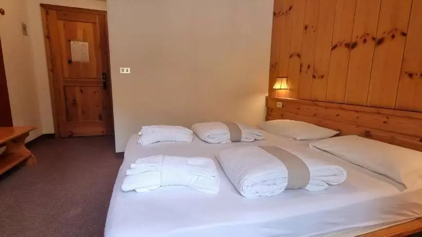 Hotelli Villa Ruggero Wine