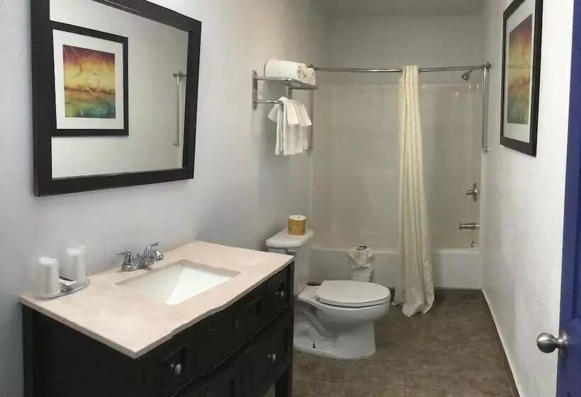 Motelli Budget Inn & Suites