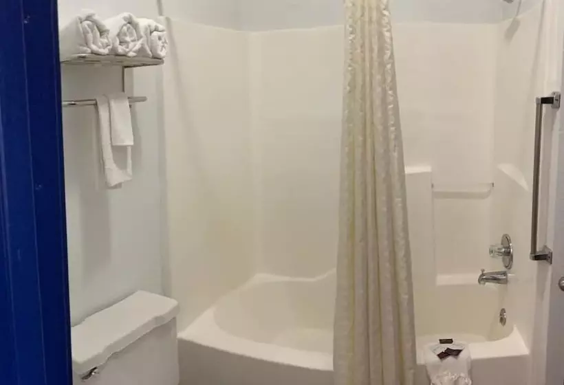 Motelli Budget Inn & Suites