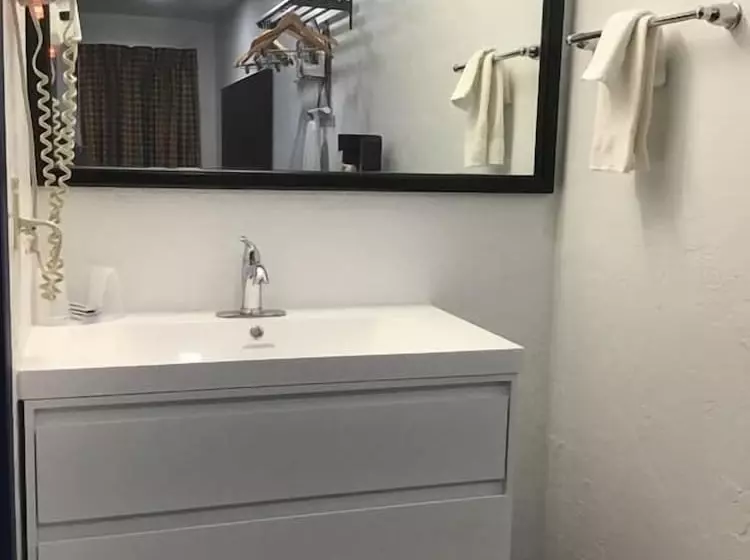 Motelli Budget Inn & Suites