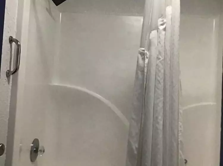 Motelli Budget Inn & Suites