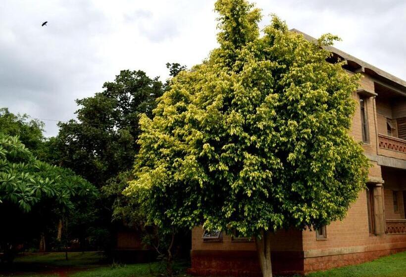 منتجع Our Native Village