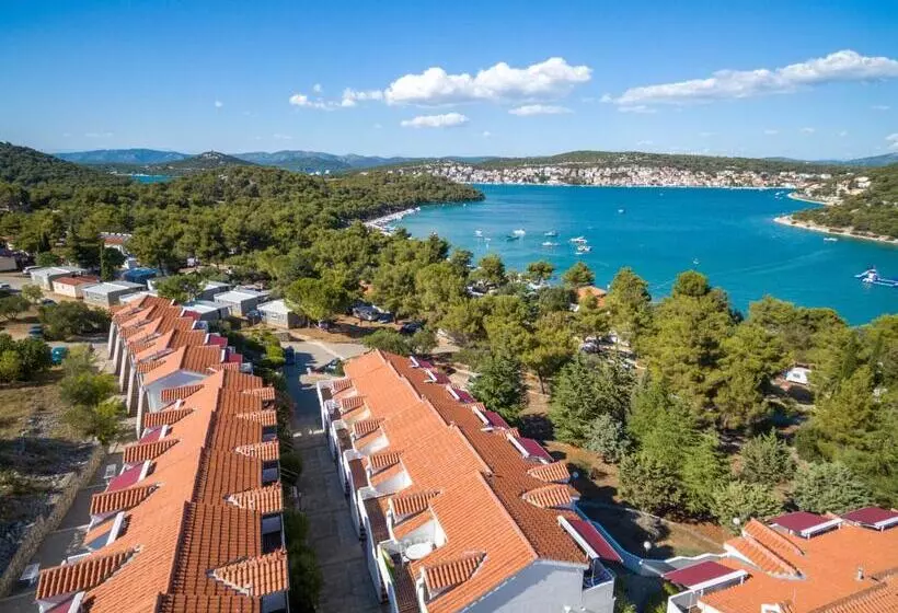 Hotelli Apartments Jezera Lovišća