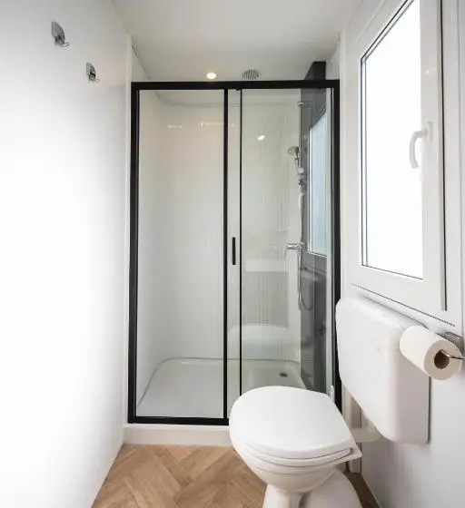 Hotelli Apartments Jezera Lovišća